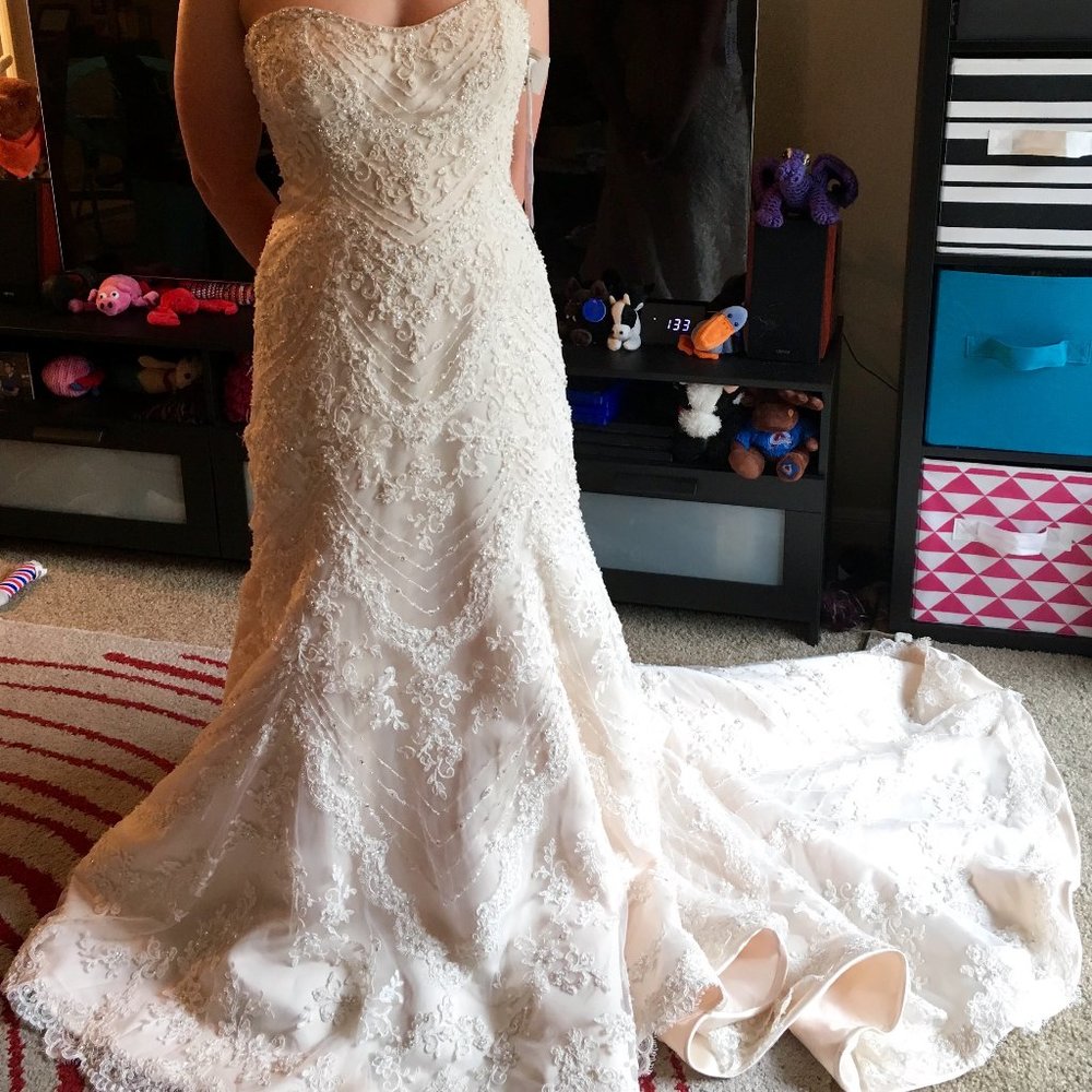 Strapless lace embroidered ivory wedding dress
